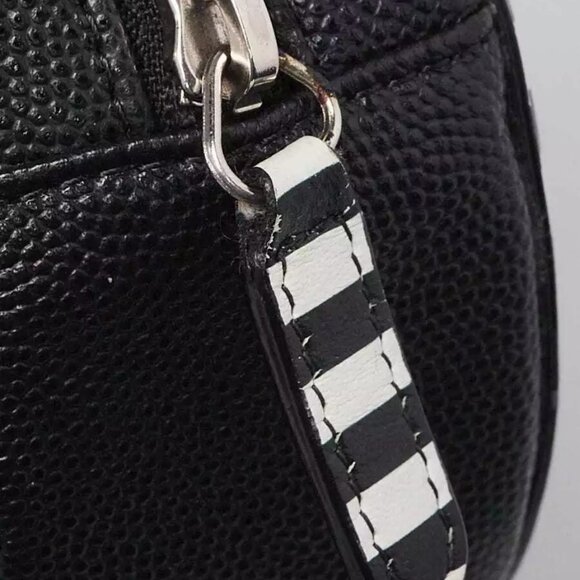 Chanel Black/White Quilted Caviar Leather Filigree Vanity Round Clutch - Picture 6 of 10